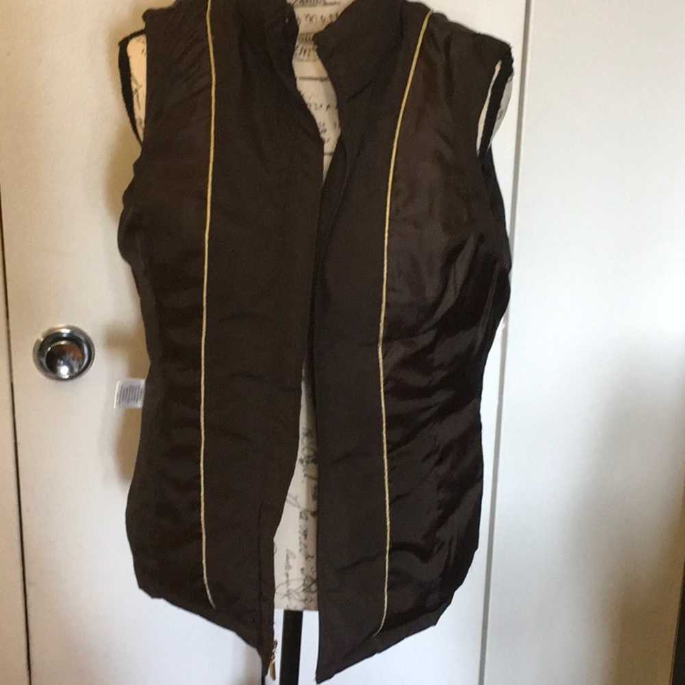 Vest - Picture 5 of 7